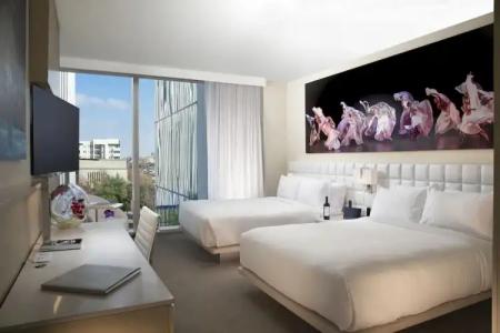 HALL Arts Dallas, Curio Collection by Hilton - 45