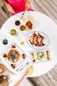 HALL Arts Dallas, Curio Collection by Hilton - 12