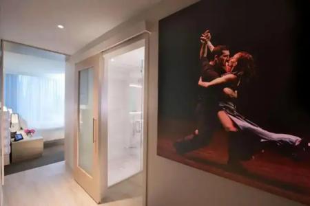 HALL Arts Dallas, Curio Collection by Hilton - 97