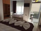 Standard Triple room with balcony