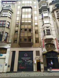 Golden Street - 0
