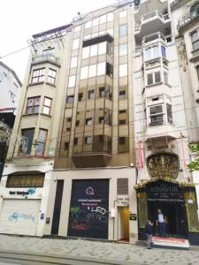 Golden Street - 49