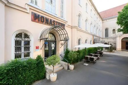 Monastery Boutique Budapest - 32