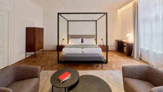 Kozmo Suites & Spa - Small Luxurys of the World - 11