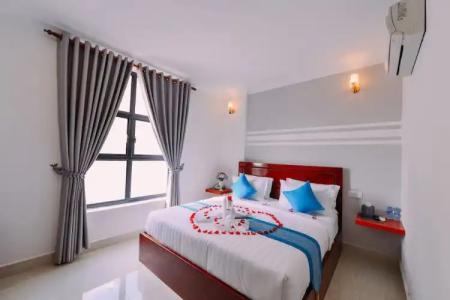 Sky Palace Boutique - 5