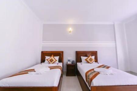 Sky Palace Boutique - 6