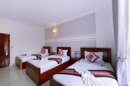 Sky Palace Boutique - 4