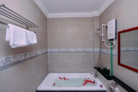 Sky Palace Boutique - 9