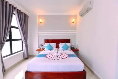 Sky Palace Boutique - 30