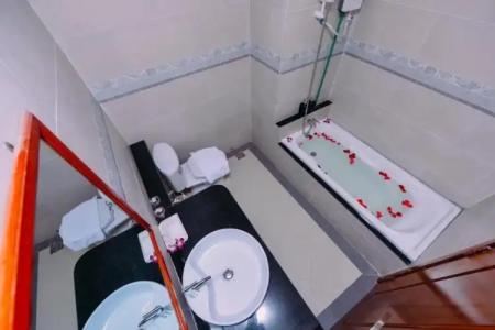 Sky Palace Boutique - 32