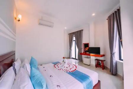 Sky Palace Boutique - 35