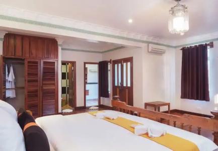 Hello Cambodia Boutique - 30