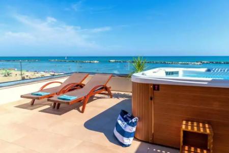 You & Me Beach - 102