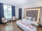 Deluxe Double room with city view