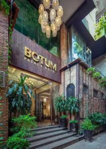 Botum Palace