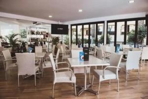 Castle Harbour Official, Los Cristianos