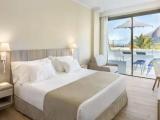 Deluxe Hot Tub room with garden view