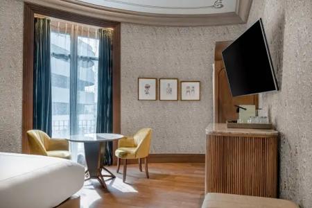 Palacio Santa Clara, Autograph Collection - 107