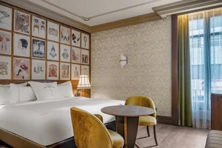 Palacio Santa Clara, Autograph Collection - 102