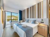 Double room with partial sea view