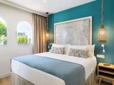 Deluxe with Garden Family room