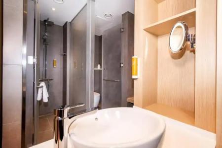  Premier Inn Dubai Dragon Mart - 111