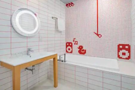 Radisson Red, Dubai Silicon Oasis - 107