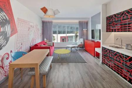 Radisson Red, Dubai Silicon Oasis - 115