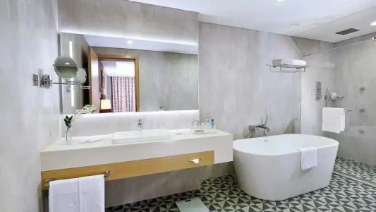 Grand Cosmopolitan - 121