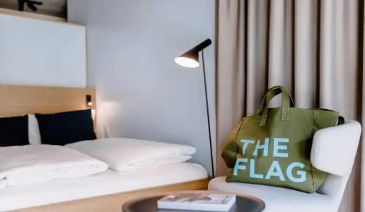 THE FLAG West M. - 78