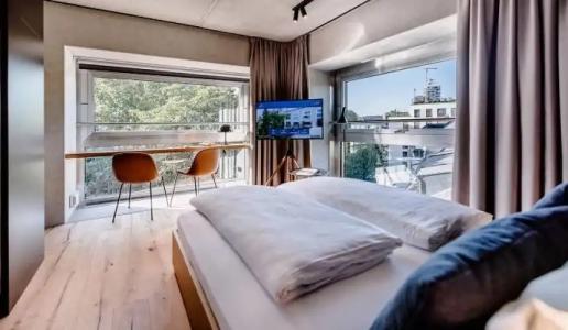 THE FLAG West M. - 91