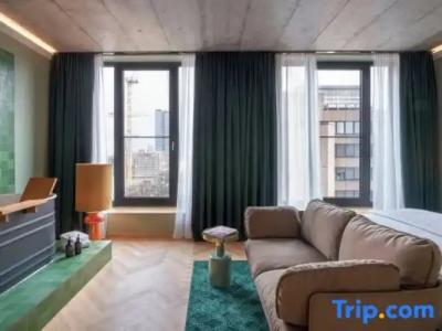 Gekko House Frankfurt, a Tribute Portfolio - 159