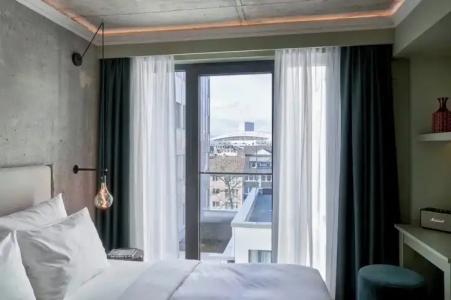 Gekko House Frankfurt, a Tribute Portfolio - 107