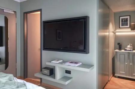 Gekko House Frankfurt, a Tribute Portfolio - 130