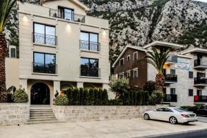 Hotel Sara, Kotor