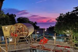 The Mud Bamboo cafe and Beds Mini-hotel, Ban Bang Po