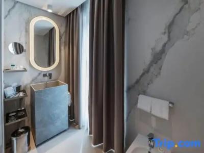 The Regency, Rome, a Tribute Portfolio - 111