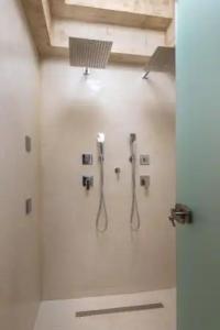 10GR Boutique & Wine Bar - 67