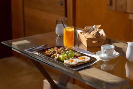 10GR Boutique & Wine Bar - 11