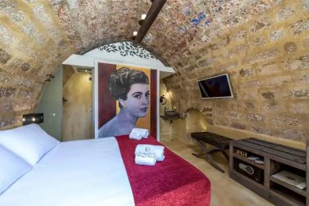 10GR Boutique & Wine Bar - 32