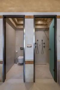 10GR Boutique & Wine Bar - 75