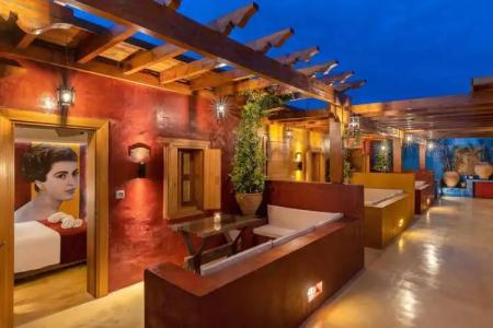 10GR Boutique & Wine Bar - 33