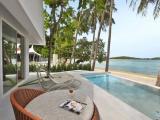 Villa with balcony and beachfront