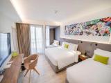 Deluxe Triple room with city view