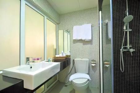 OYO 225 Premier Place Bangkok - 43