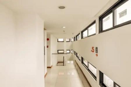 OYO 225 Premier Place Bangkok - 8
