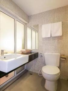 OYO 225 Premier Place Bangkok - 5