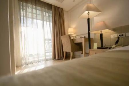 Hope Land Sukhumvit 24 - 150