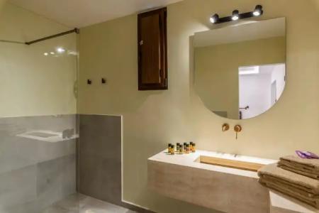 Charisma and Wellness Suites - 22