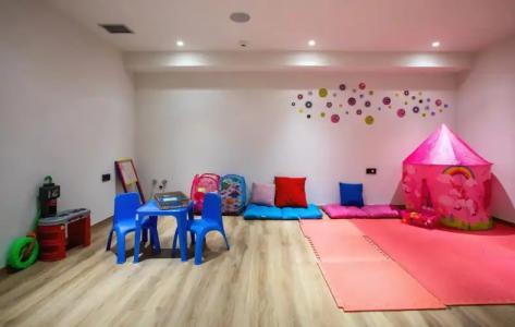 White Olive Elite Laganas - 47